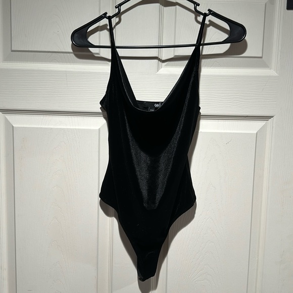 GBG LOS ANGELES BLACK VELVET THONG BODYSUIT SIZE XS! NWOT! # 173 - Picture 1 of 4